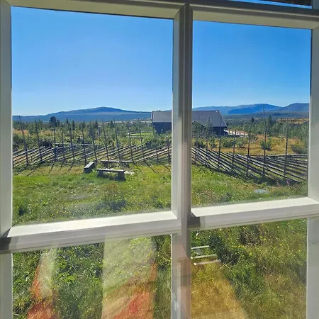 Lovely In With House A Mountain View ロン