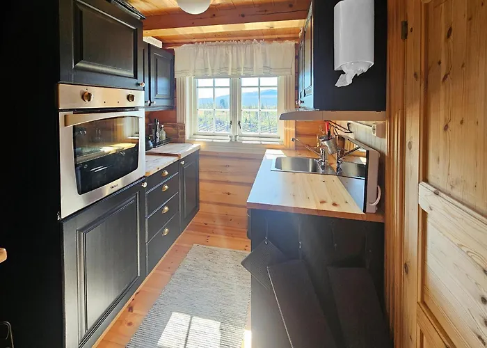 Lovely In With House A Mountain View 罗恩